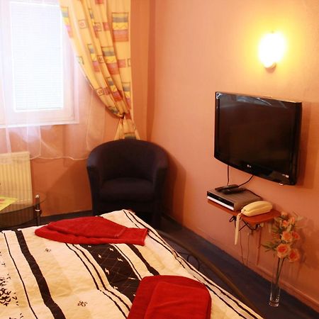 Garni Hotel Anne-Mary Piest'any Exterior foto