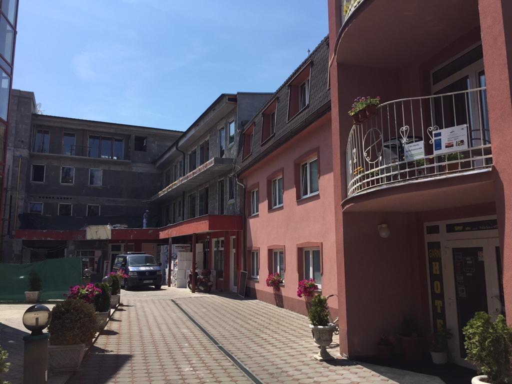 Garni Hotel Anne-Mary Piest'any Exterior foto