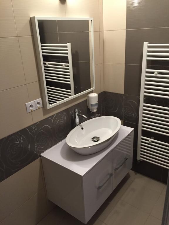 Garni Hotel Anne-Mary Piest'any Exterior foto
