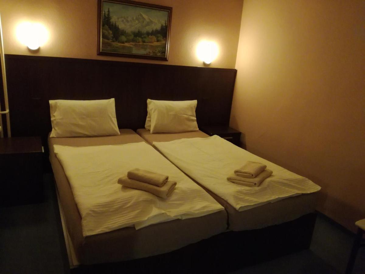Garni Hotel Anne-Mary Piest'any Exterior foto